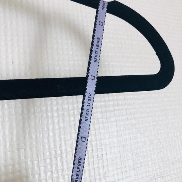 Herve Leger black signature dress - Picture 5 of 8